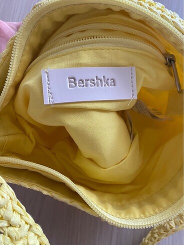  Beden Bershka Hasır Çanta