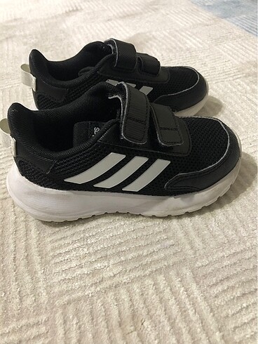 Unisex adidas çocuk ayakkabısı