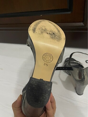 35 Beden gri Renk Gümüş renk topuklu ayakkabı