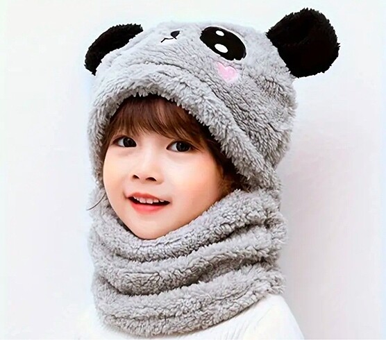 Sevimli panda bere ayıcık boyunluklu çocuk
