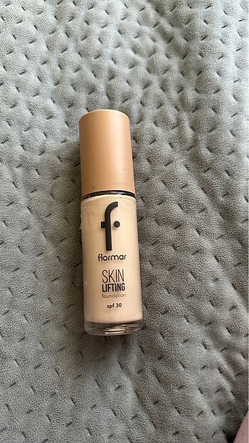 Flormar skin lifting fondöten 020