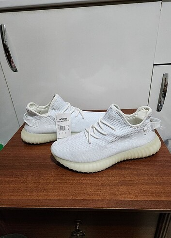 42 Beden YEEZY BOOST?