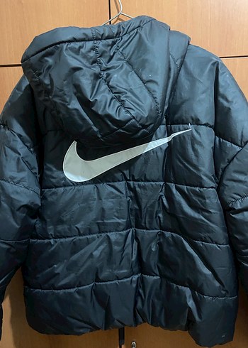 Nike Kapüşonlu Kışlık Kadın Mont