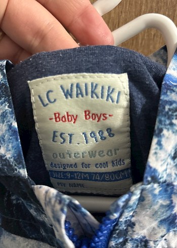 Erkek Çocuk Kapüşonlu Mavi Batik Desenli Yağmurluk - Görsel 3