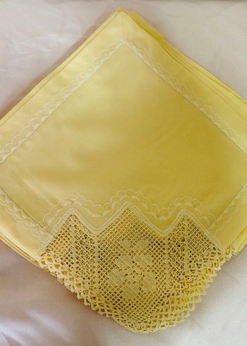 Sarı Nakışlı Masa Örtüsü - Görsel 2