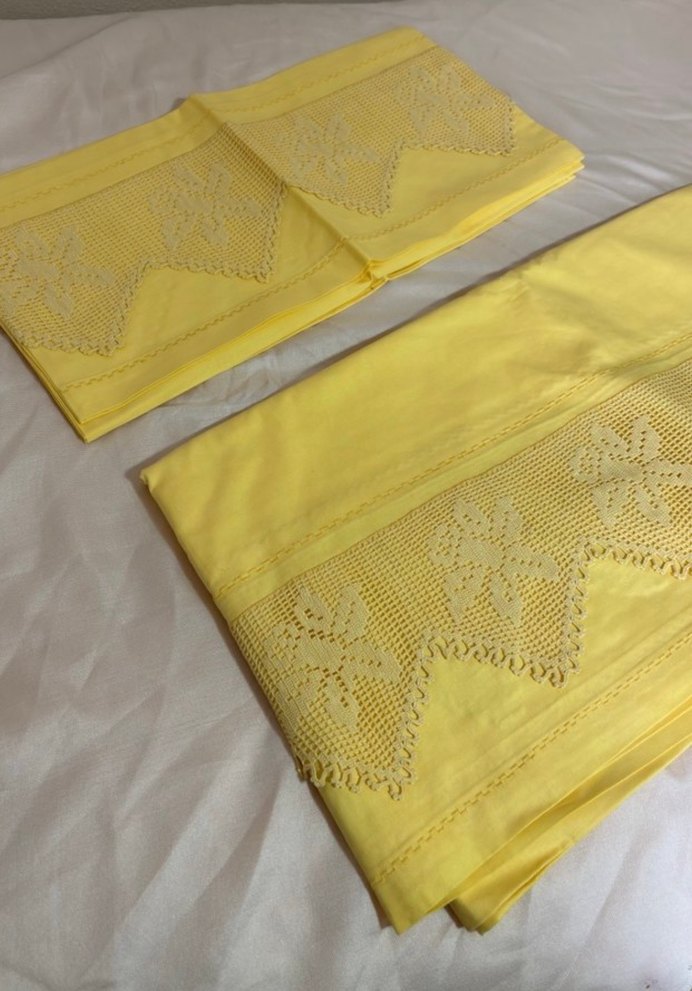 Sarı Nakışlı Masa Örtüsü - Görsel 3