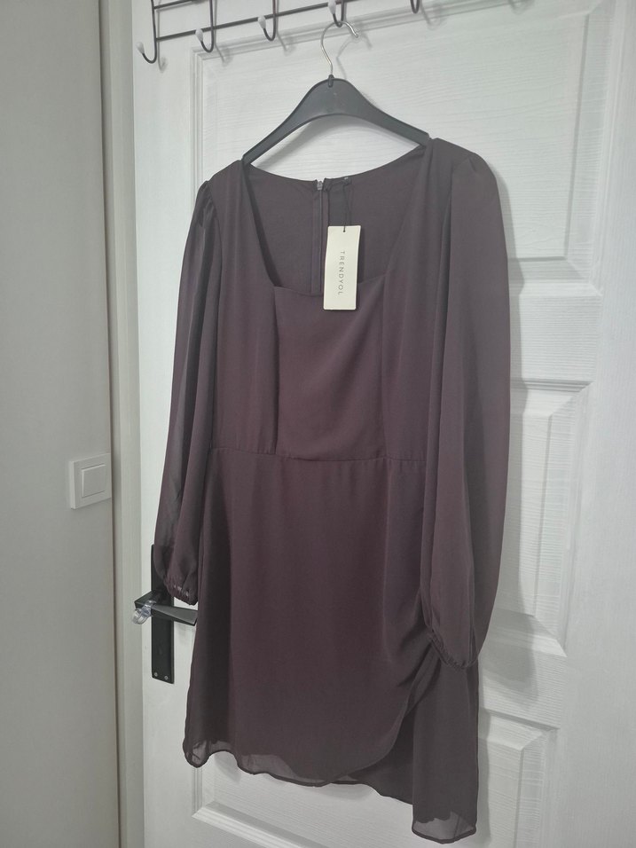 mor kare yaka elbise - Görsel 2