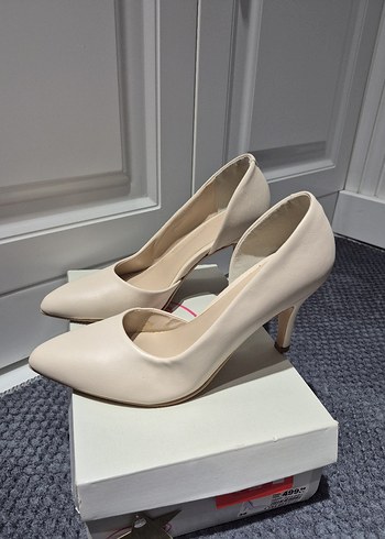 Bej Modern Klasik Kadın Topuklu Stiletto - Görsel 3