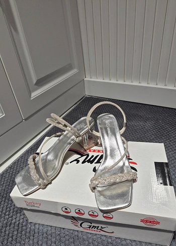 Gri Yılan Desenli Topuklu Kadın Ayakkabı - Görsel 3