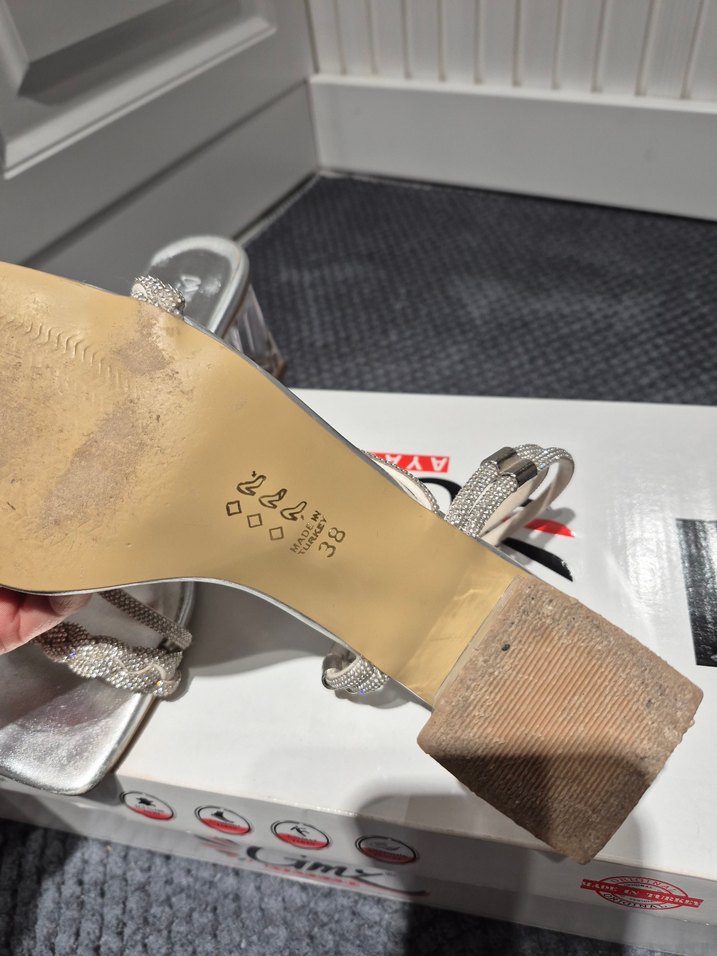 Gri Yılan Desenli Topuklu Kadın Ayakkabı - Görsel 5