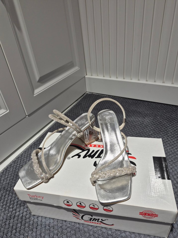 Gri Yılan Desenli Topuklu Kadın Ayakkabı - Görsel 3