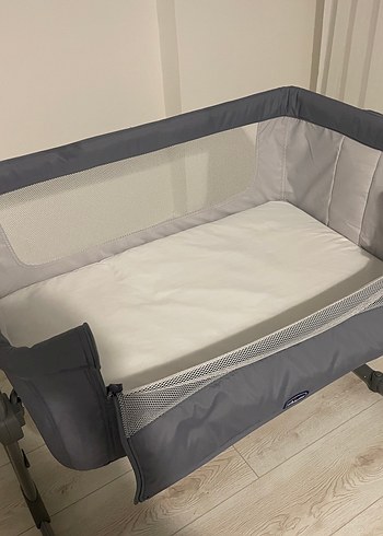 Beden Chicco Gri Anne Yanı Bebek Beşiği