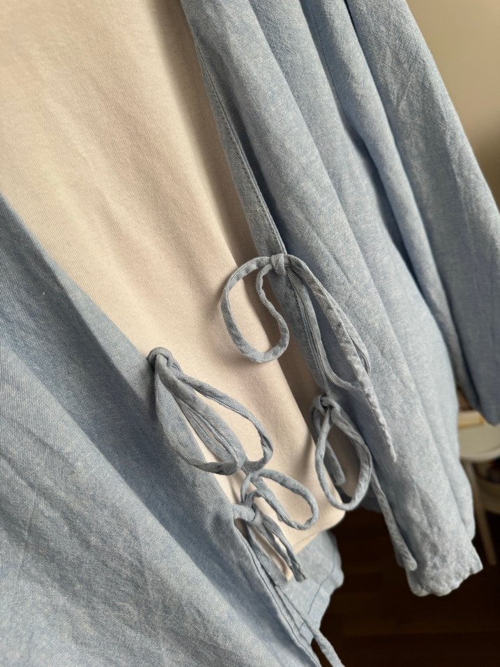 Koton Mavi Keten Uzun Kollu Düğmeli Gömlek - Görsel 4