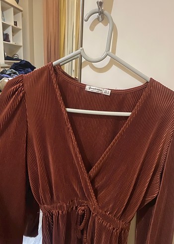 Stradivarius Kahverengi Kadife Pilili V Yaka Bluz