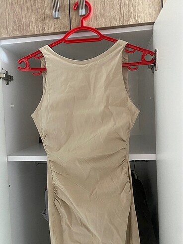 Bershka Bershka yırtmaclı elbise