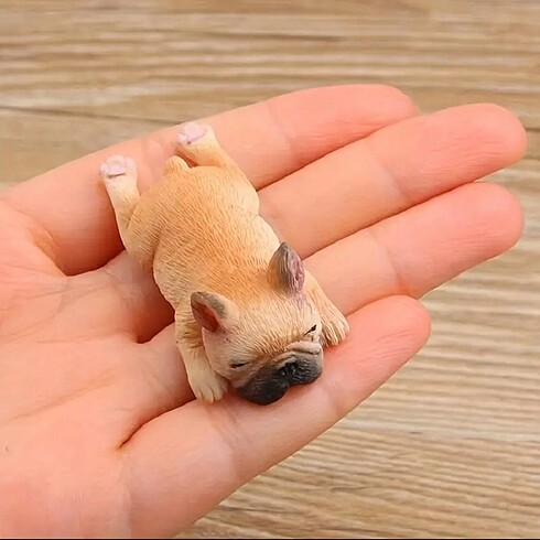 Tasarımcı minyatür uyuyan yavru köpek figürü