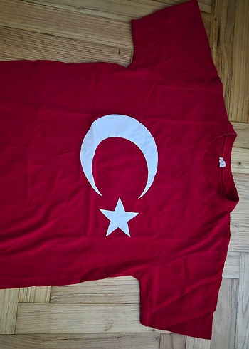 bayrak baskılı tişört