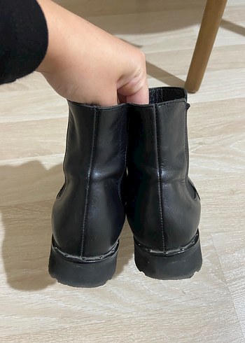 37 Beden siyah Renk Hotiç Kısa Bot