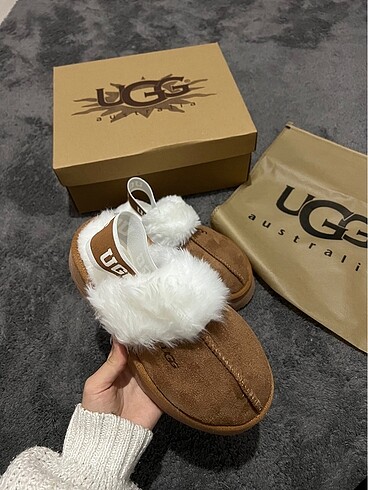 Ugg Ugg sandalet