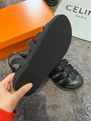 37 Beden siyah Renk Celine sandalet
