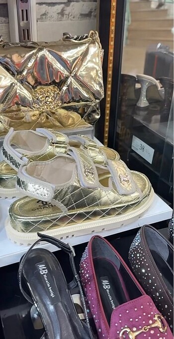 Diğer Chanel sandalet