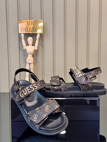 Diğer Guess sandalet