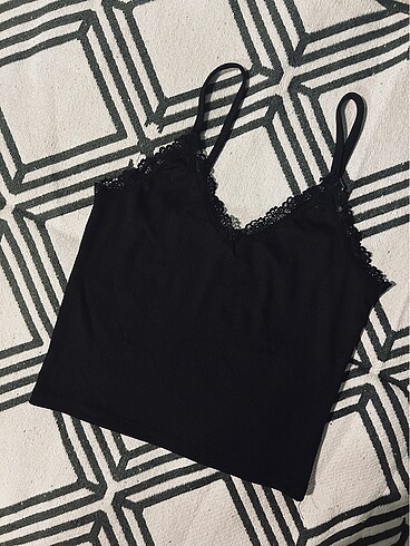 Dantel Crop