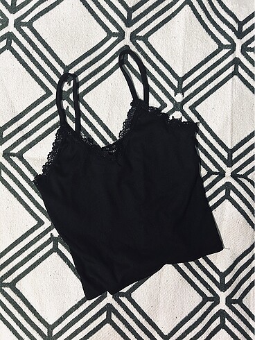 H&M Dantel Crop