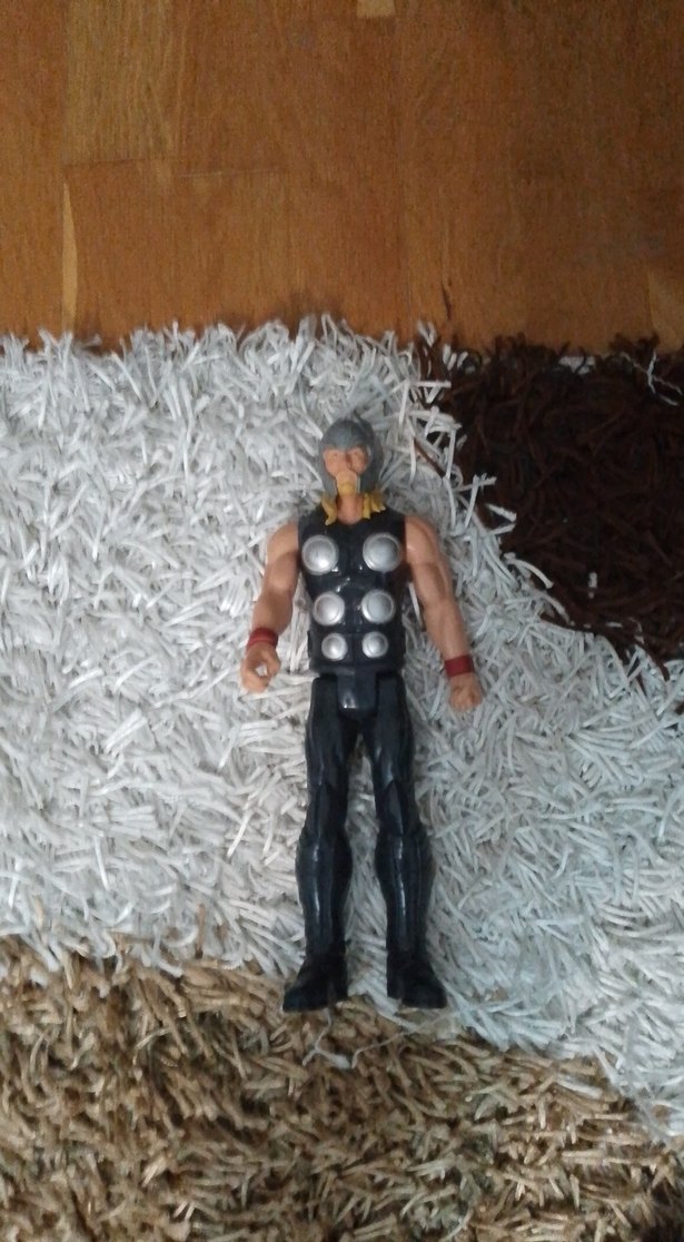 Gri Aksiyon Figürü - Görsel 2