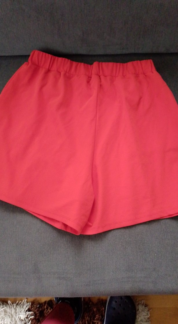 LC Waikiki vision kırmızı renk şort - Görsel 5