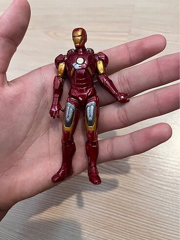 İron man eklemli figür