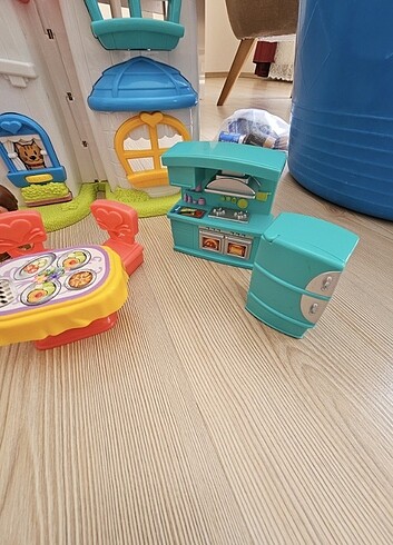 Oyuncak eşyalı ev