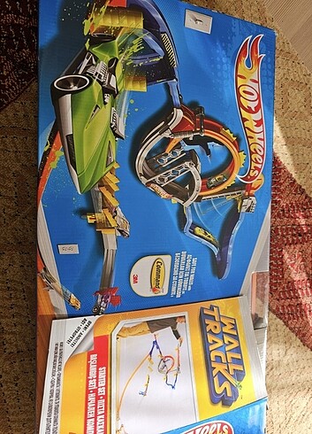 Hotwheels duvar seti başlangıç.