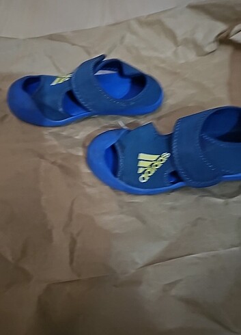 Adidas sandalet