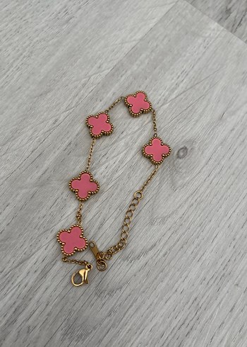 Van Cleef & Arpels Pembe Zincir Detaylı Bohem Bileklik