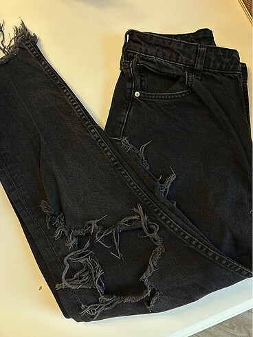 Bershka Bershka yırtık kot pantolon