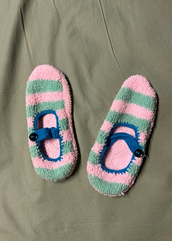 Kızlar için Renkli Örgü Sıcak Ev Terlikleri - Görsel 4