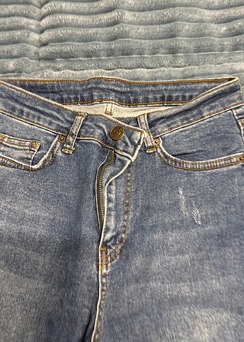 Kadın Mavi Yırtık Detaylı Dar Kesim Jean - Görsel 2