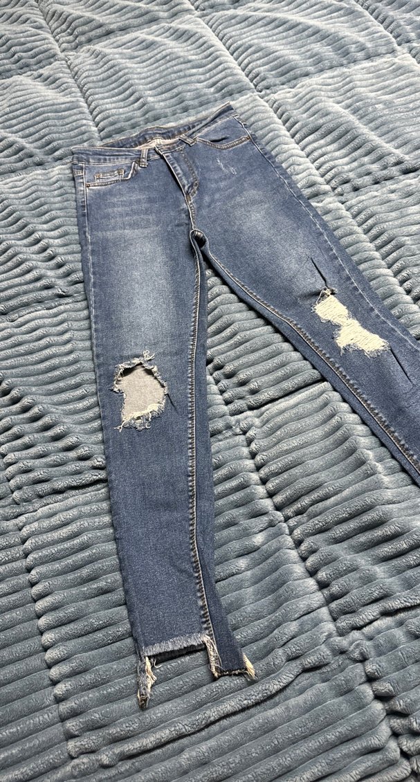 Kadın Mavi Yırtık Detaylı Dar Kesim Jean - Görsel 4