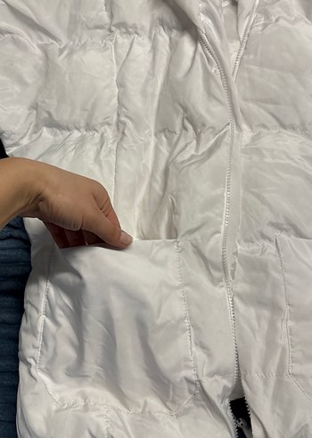 Bebek Beyaz Kapüşonlu Kışlık Mont - Görsel 4