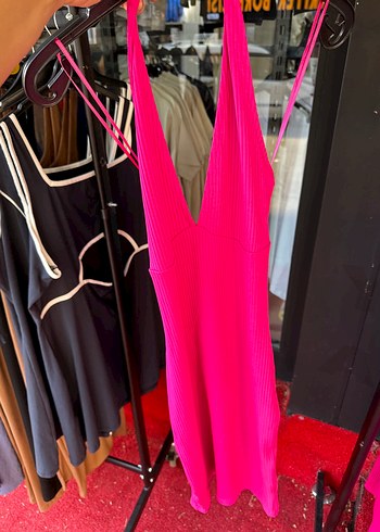 Pembe V Yakalı Uzun Strappy Elbise