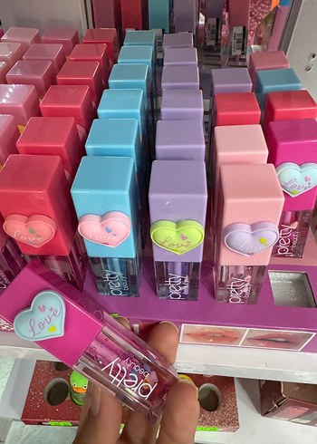 Pastel Pembe Dudak Parlatıcısı