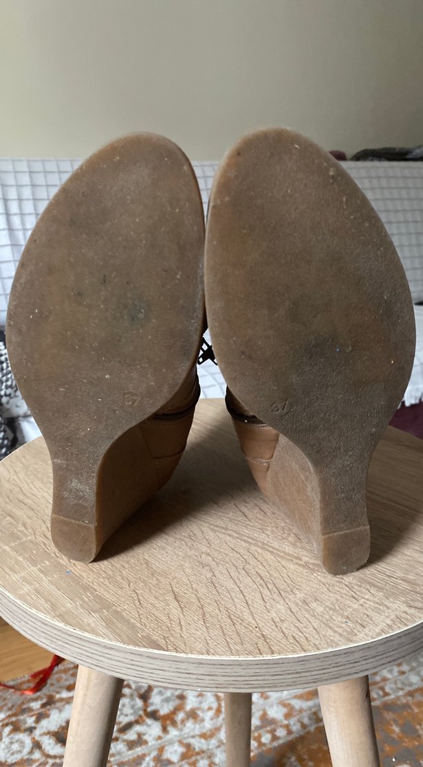 Bej Deri Dolgu Topuklu Kadın Bot - Görsel 5