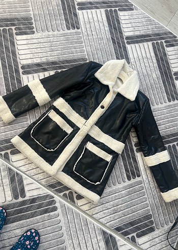 Koyu Siyah Kürklü Deri Ceket - Görsel 2