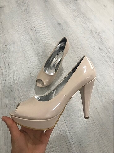 Dolgu topuk ayakkabı - Görsel 3