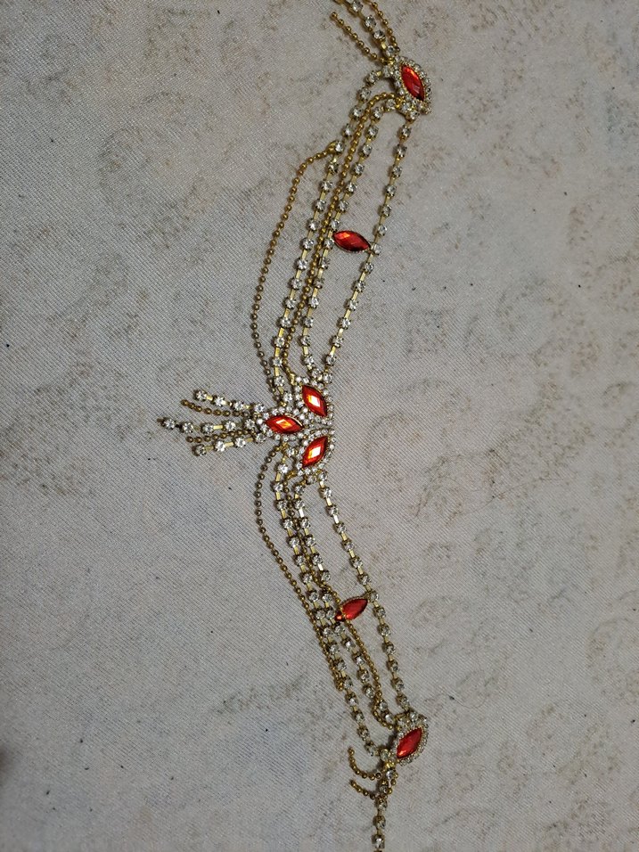 Altın Renkli İşlemeli Kadın Vücut Zinciri - Görsel 3