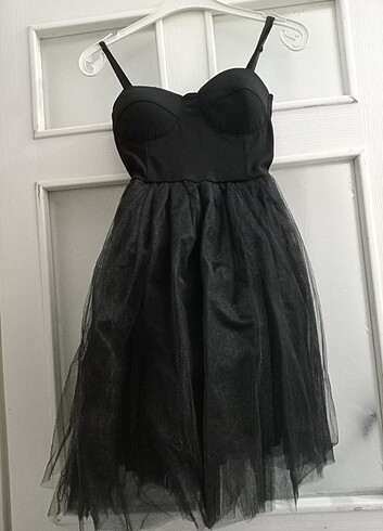 s Beden Siyah tütülü elbise