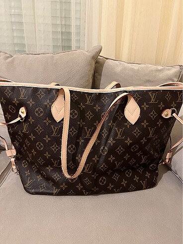 Louis Vuitton Büyük omuz çantası