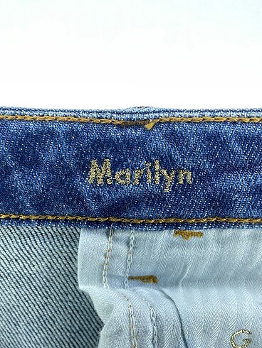 28 Beden mavi Renk Guess Jean / Kot %70 İndirimli.