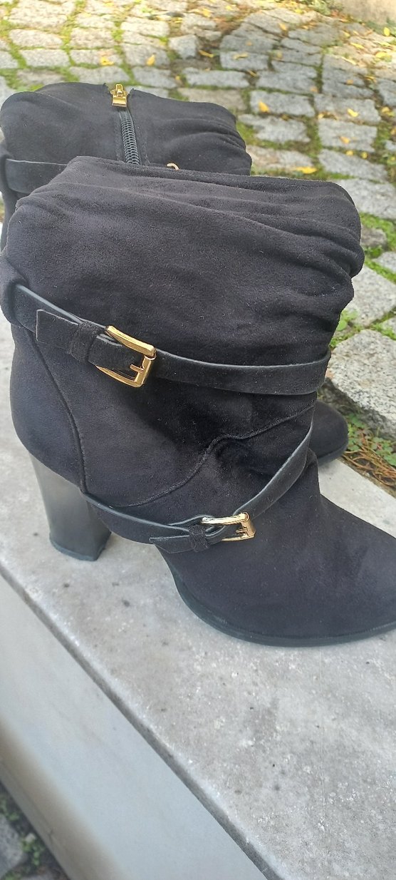 Siyah Süet Tokalı Blok Topuklu Bot - Görsel 2